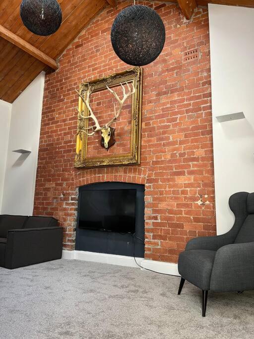 Gorgeous 2 Bed Loft Style Apartment Манчестер Экстерьер фото